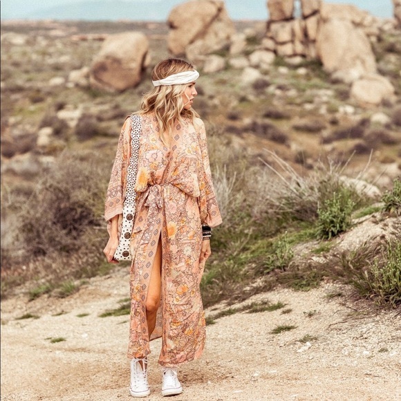 ** ISO ** Spell and the Gypsy Amethyst Robe - Picture 6 of 6